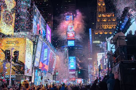 times square new year's ball drop